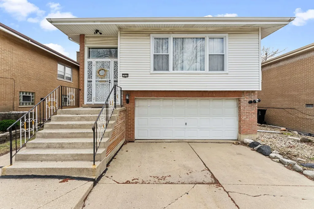 1629 East 92nd Street Chicago IL 60617