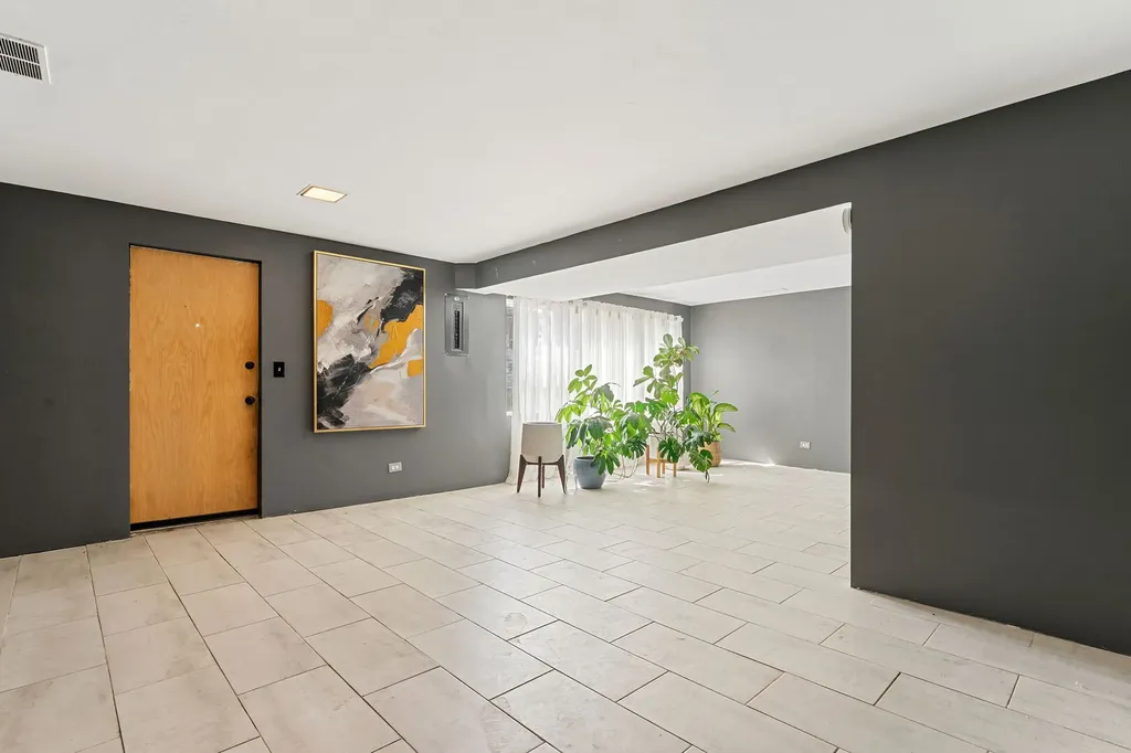1629 East 92nd Street Chicago IL 60617
