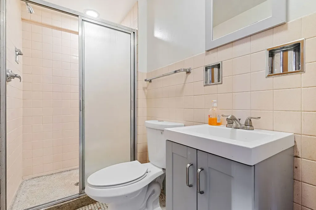 1629 East 92nd Street Chicago IL 60617