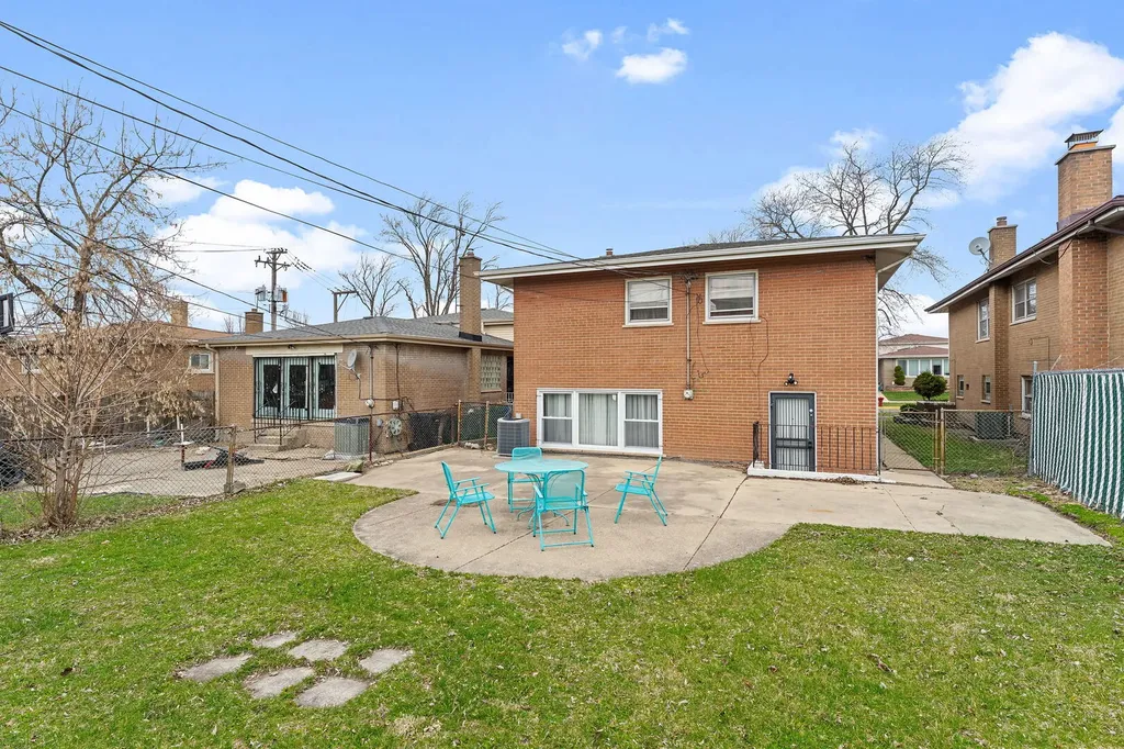 1629 East 92nd Street Chicago IL 60617