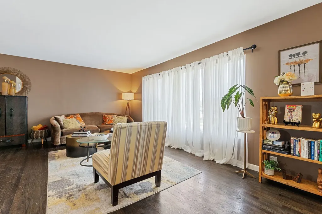 1629 East 92nd Street Chicago IL 60617