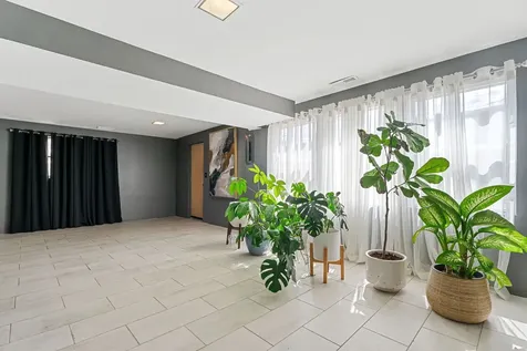 1629 East 92nd Street Chicago IL 60617