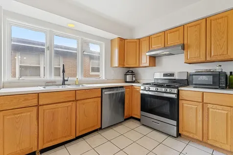 1629 East 92nd Street Chicago IL 60617