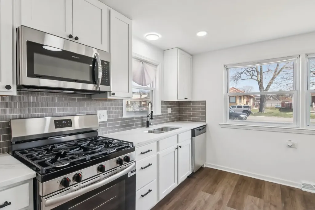 8630 South Indiana Avenue Chicago IL 60619