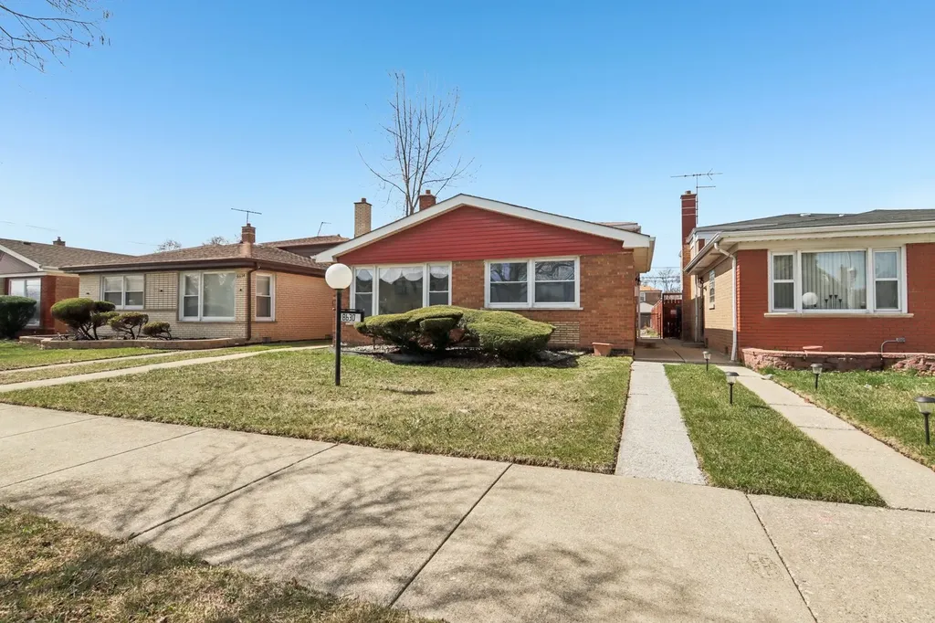 8630 South Indiana Avenue Chicago IL 60619
