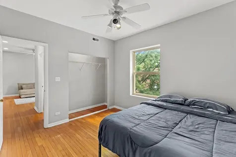 854 East 82nd Street Chicago IL 60619