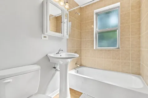 854 East 82nd Street Chicago IL 60619