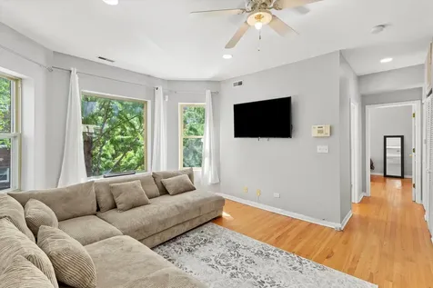 854 East 82nd Street Chicago IL 60619