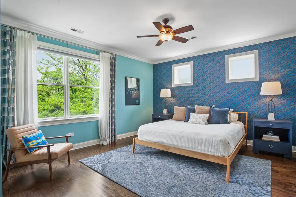 2752 West Argyle Street Chicago IL 60625