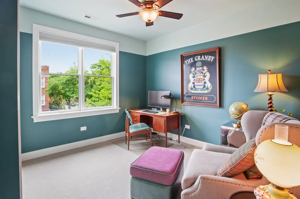 2752 West Argyle Street Chicago IL 60625