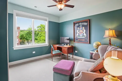 2752 West Argyle Street Chicago IL 60625
