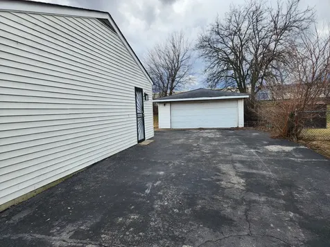 17216 Peach Grove Lane Hazel Crest IL 60429