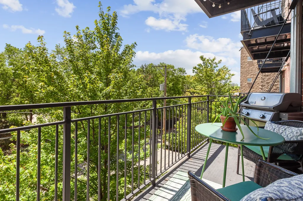 1915 West Diversey Parkway Chicago IL 60614