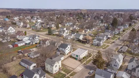 404 North West Avenue Freeport IL 61032