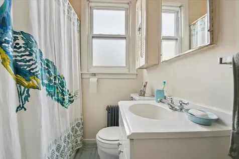 1762 West Morse Avenue Chicago IL 60626