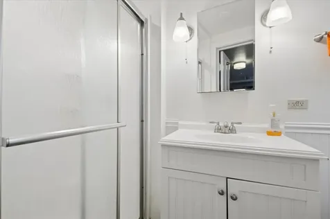 1762 West Morse Avenue Chicago IL 60626