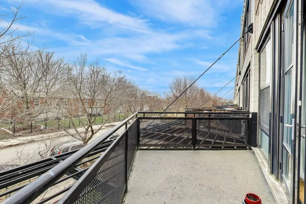 1069 West 14th Place Chicago IL 60608