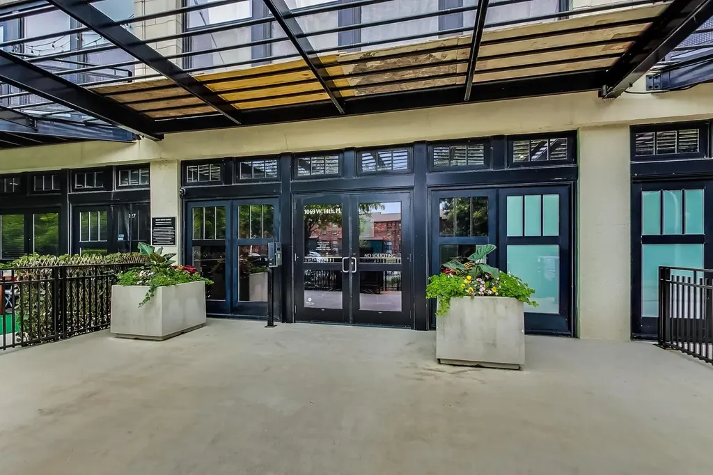 1069 West 14th Place Chicago IL 60608