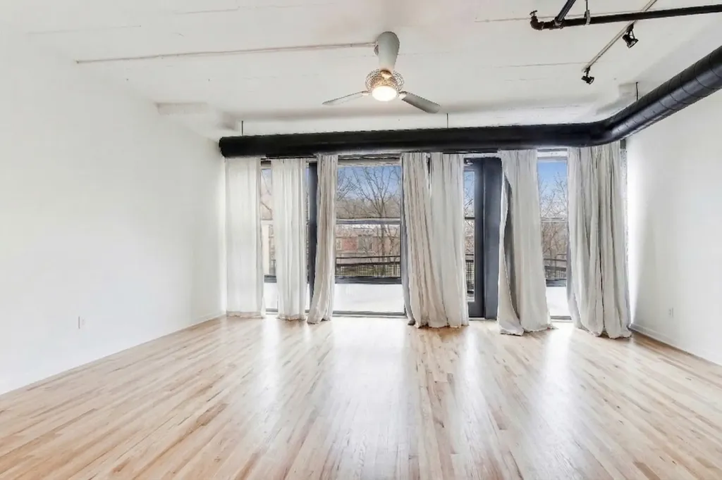 1069 West 14th Place Chicago IL 60608
