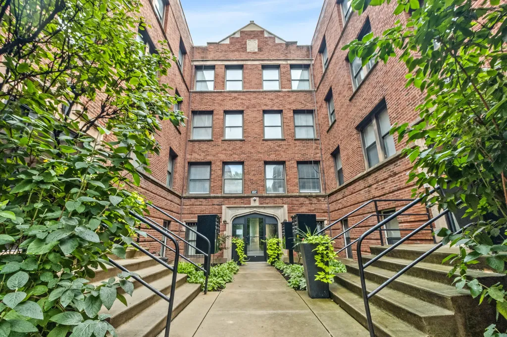 4527 South Drexel Boulevard Chicago IL 60653