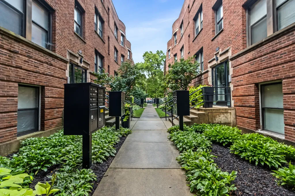 4527 South Drexel Boulevard Chicago IL 60653