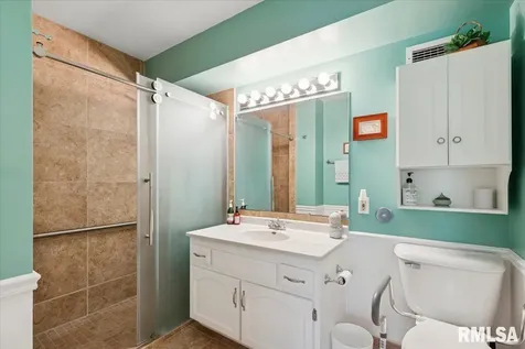 1800 7TH Street East Moline IL 61244