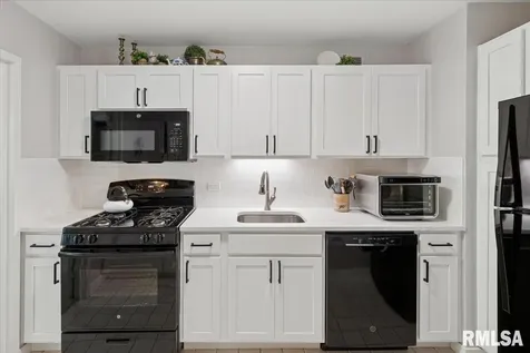 1800 7TH Street East Moline IL 61244