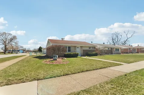 17303 Greenbay Avenue SE Lansing IL 60438