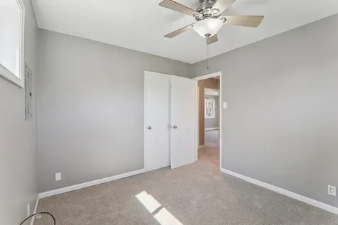 17303 Greenbay Avenue SE Lansing IL 60438