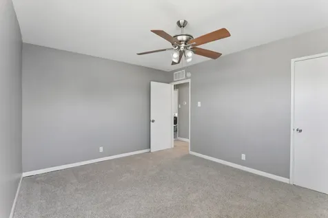 17303 Greenbay Avenue SE Lansing IL 60438