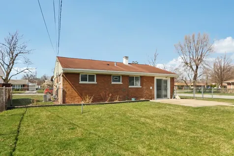 17303 Greenbay Avenue SE Lansing IL 60438