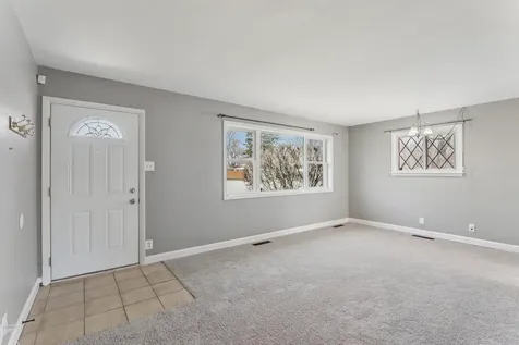 17303 Greenbay Avenue SE Lansing IL 60438