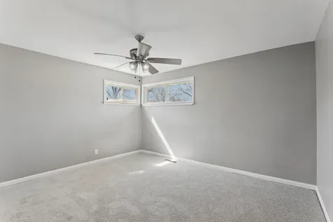 17303 Greenbay Avenue SE Lansing IL 60438