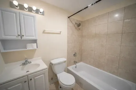 3704 West Lexington Street Chicago IL 60624