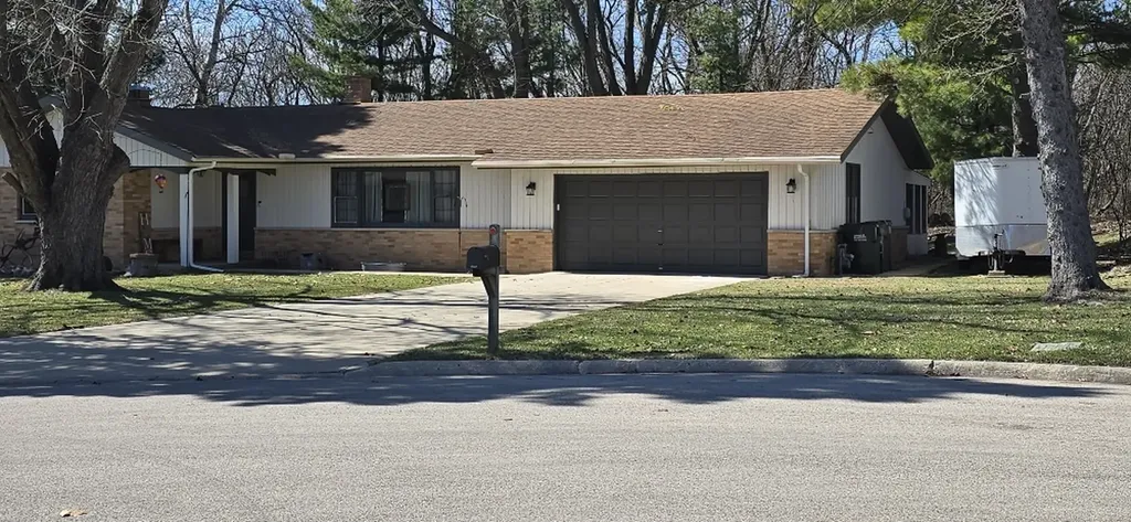 205 North Dale Avenue Mchenry IL 60050