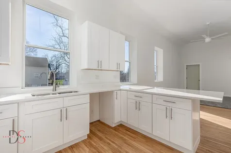 130 West Scott Street Seneca IL 61360