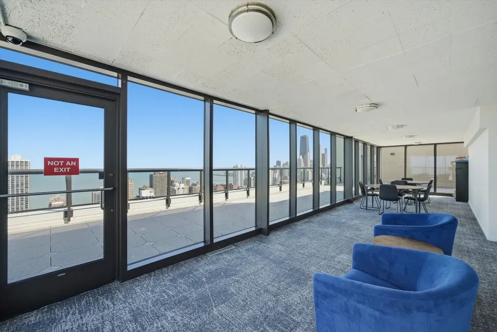 1560 North Sandburg Terrace Chicago IL 60610