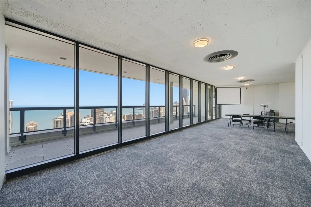 1560 North Sandburg Terrace Chicago IL 60610
