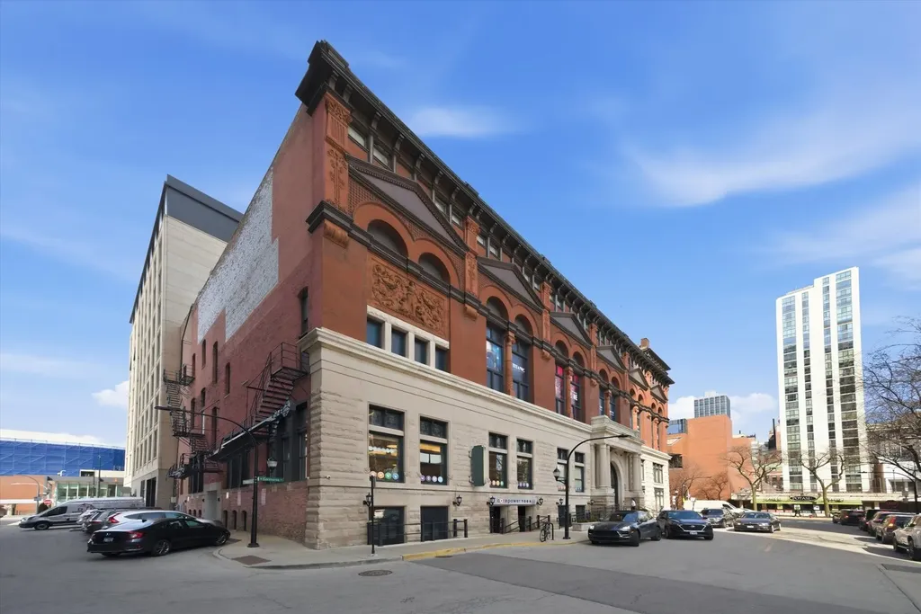 1560 North Sandburg Terrace Chicago IL 60610