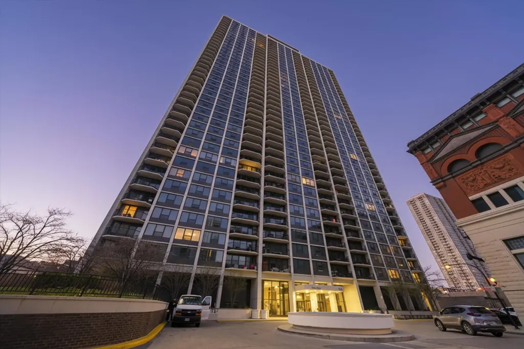 1560 North Sandburg Terrace Chicago IL 60610