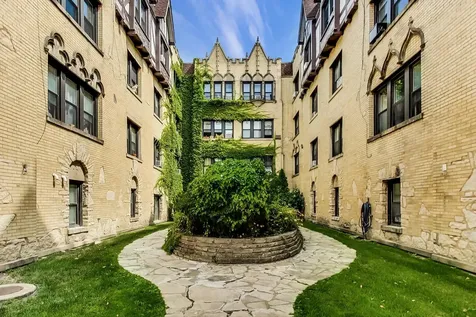 5655 North Spaulding Avenue Chicago IL 60659