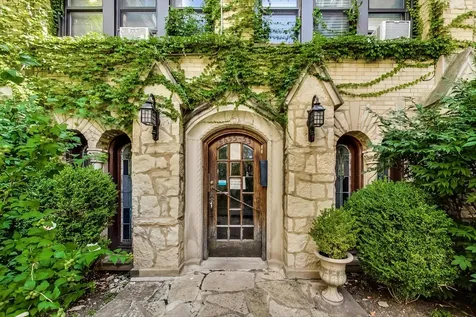 5655 North Spaulding Avenue Chicago IL 60659
