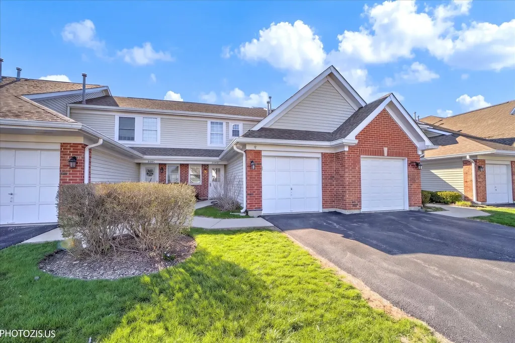 208 Westminster Court Schaumburg IL 60193