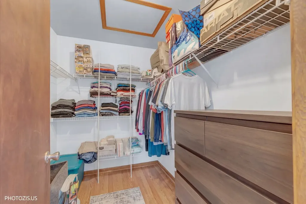208 Westminster Court Schaumburg IL 60193