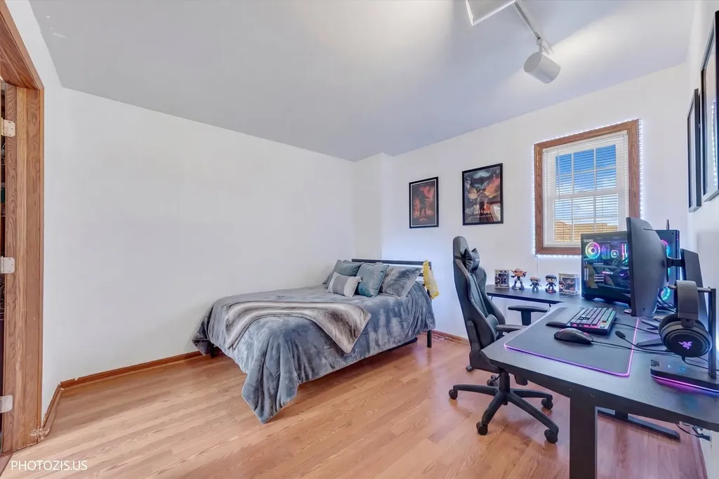 208 Westminster Court Schaumburg IL 60193