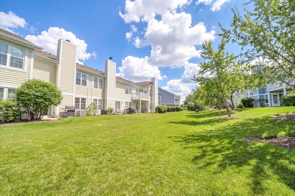 208 Westminster Court Schaumburg IL 60193