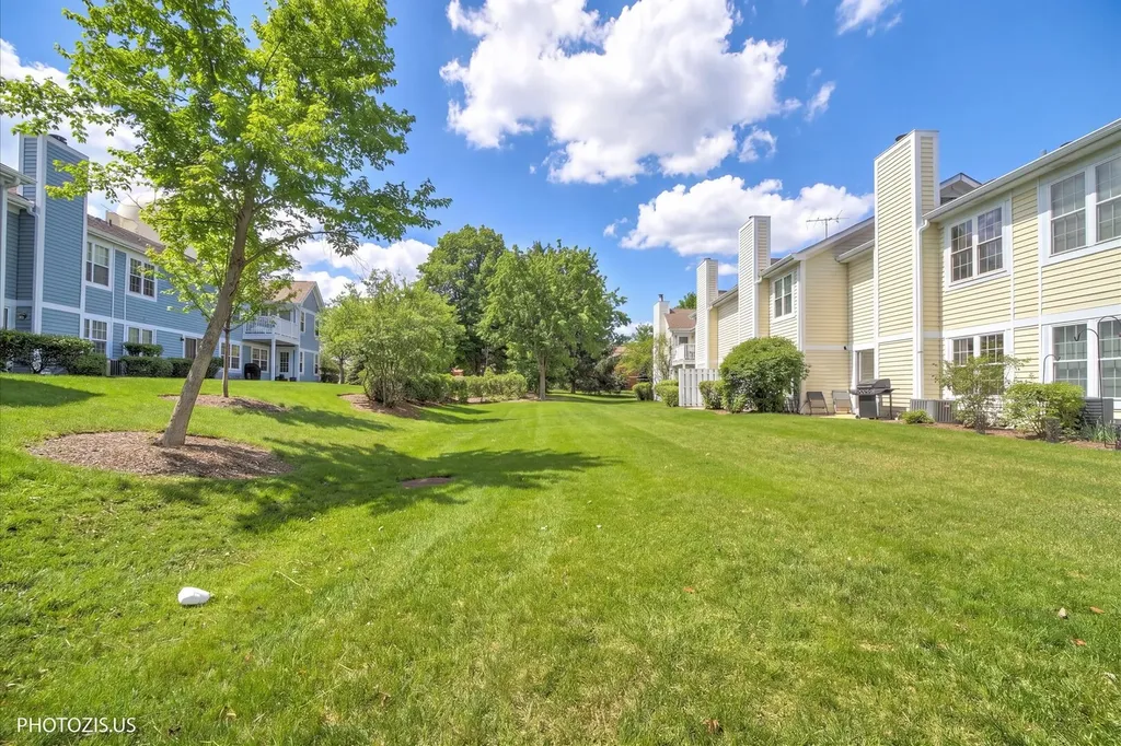 208 Westminster Court Schaumburg IL 60193