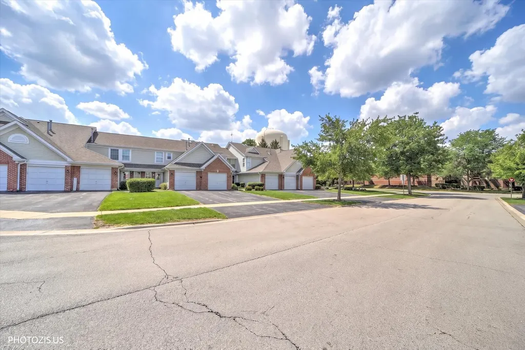 208 Westminster Court Schaumburg IL 60193