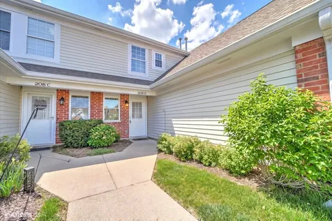 208 Westminster Court Schaumburg IL 60193
