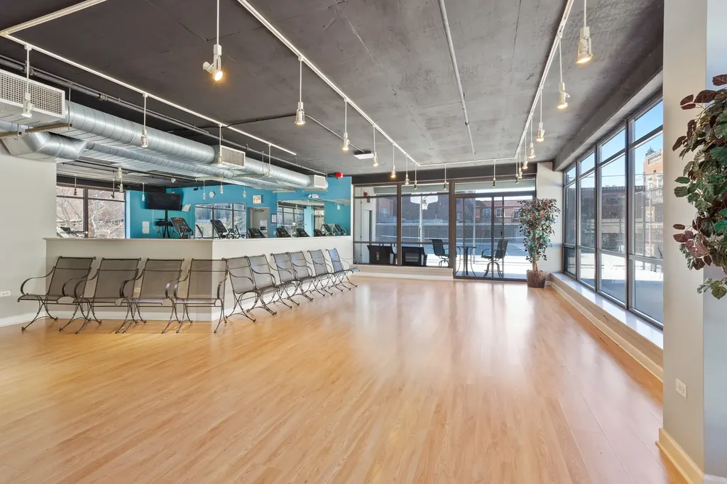 1212 North Wells Street Chicago IL 60610